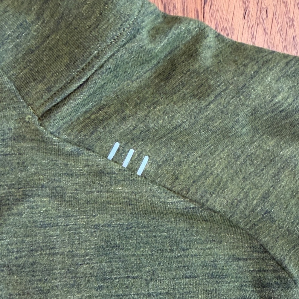 Men’s green Lululemon Metal Vent Tech Half-Zip size large EUC - Picture 8 of 10